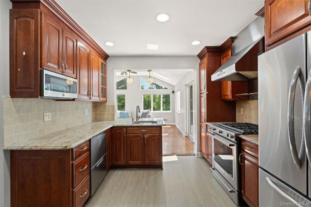 434 California Road, Bronxville, NY 10708