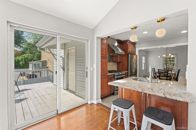 434 California Road, Bronxville, NY 10708