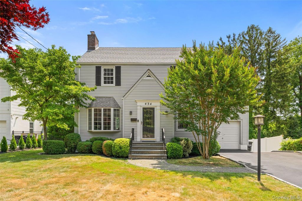 434 California Road, Bronxville, NY 10708