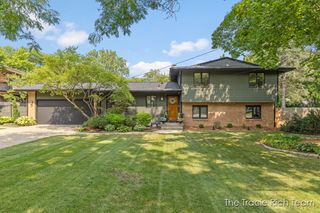 2184 Woodcliff Avenue Se, City Of Grand Rapids, MI 49546