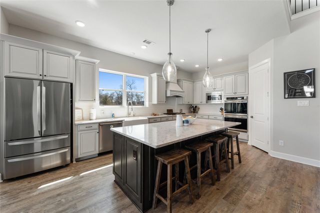 10027 Golden Woods Drive, Missouri City, TX 77459