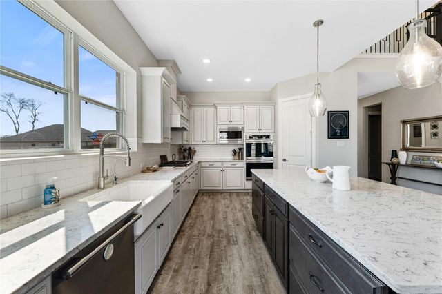 10027 Golden Woods Drive, Missouri City, TX 77459