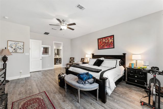 10027 Golden Woods Drive, Missouri City, TX 77459