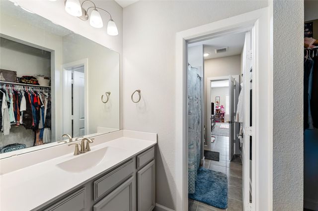 10027 Golden Woods Drive, Missouri City, TX 77459