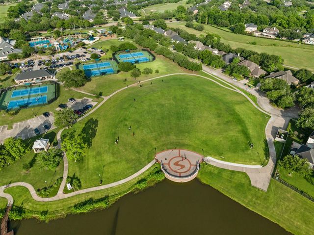 10027 Golden Woods Drive, Missouri City, TX 77459