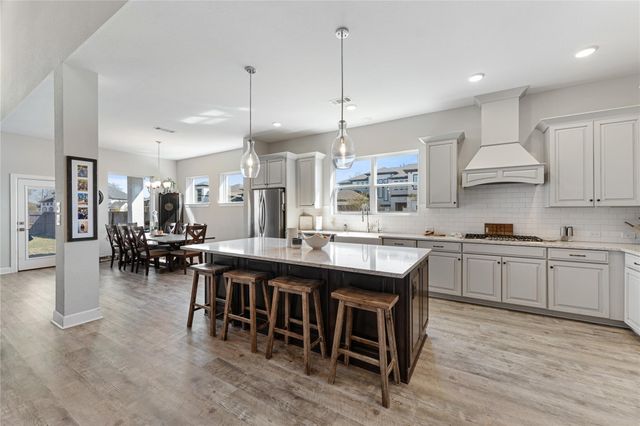 10027 Golden Woods Drive, Missouri City, TX 77459