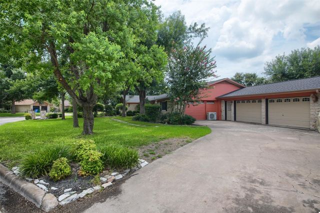 3005 Crystal CIR, Taylor, TX 76574