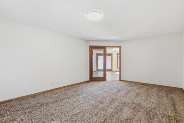 4565 WENTWORTH DR, Rapid City, SD 57702