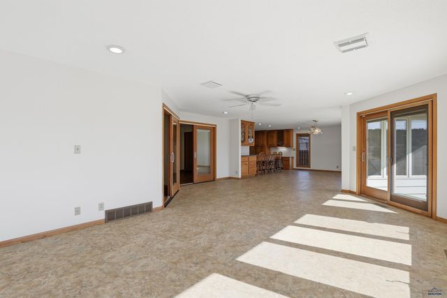 4565 WENTWORTH DR, Rapid City, SD 57702