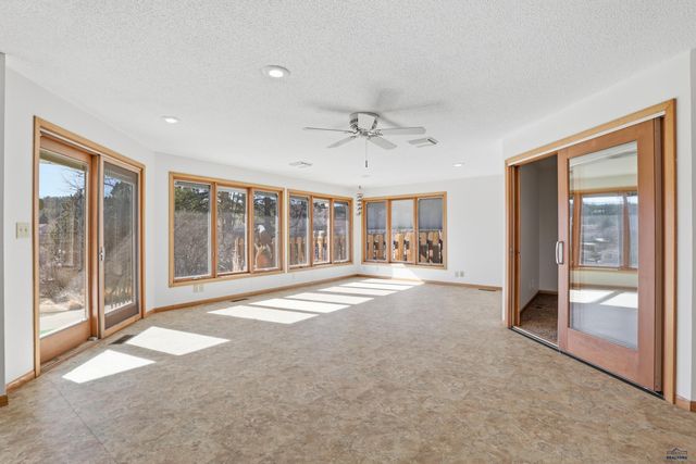 4565 WENTWORTH DR, Rapid City, SD 57702