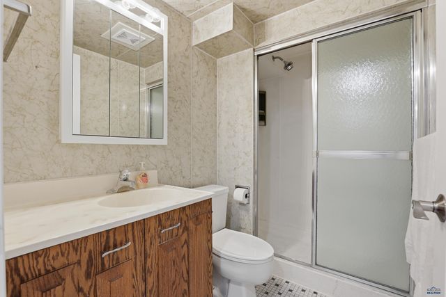 4565 WENTWORTH DR, Rapid City, SD 57702