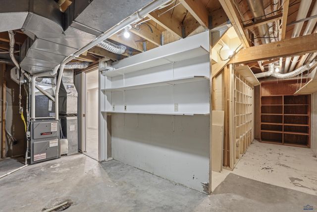 4565 WENTWORTH DR, Rapid City, SD 57702