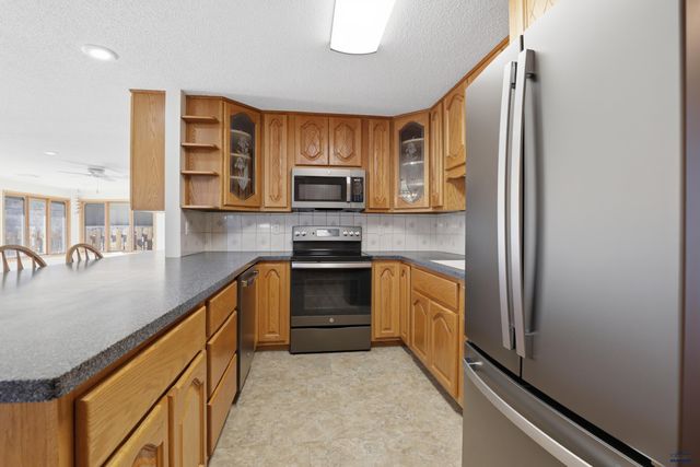 4565 WENTWORTH DR, Rapid City, SD 57702