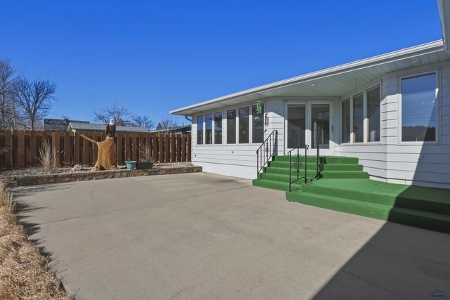 4565 WENTWORTH DR, Rapid City, SD 57702