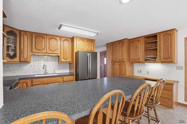 4565 WENTWORTH DR, Rapid City, SD 57702