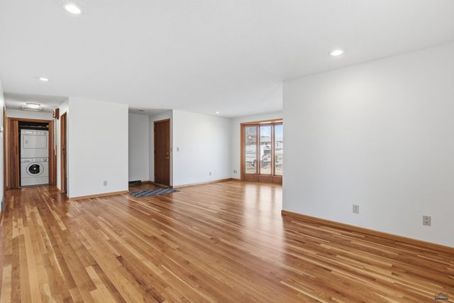 4565 WENTWORTH DR, Rapid City, SD 57702