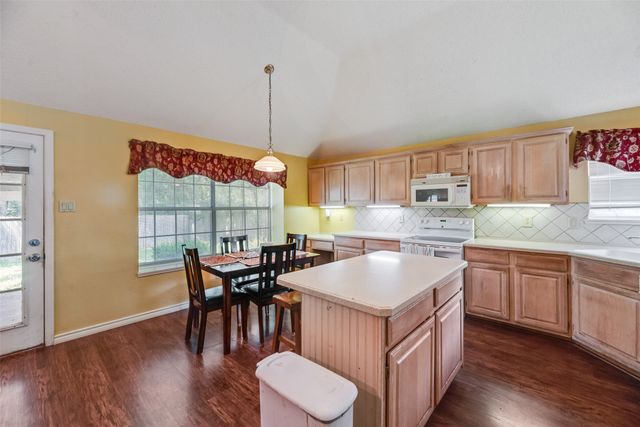 2017 Spring Mills Road, Mesquite, TX 75181