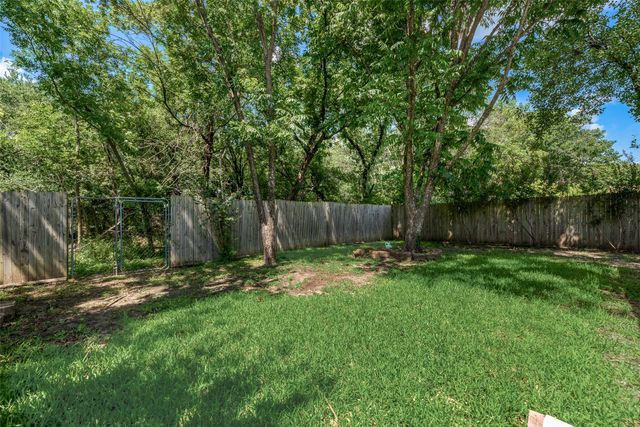 2017 Spring Mills Road, Mesquite, TX 75181