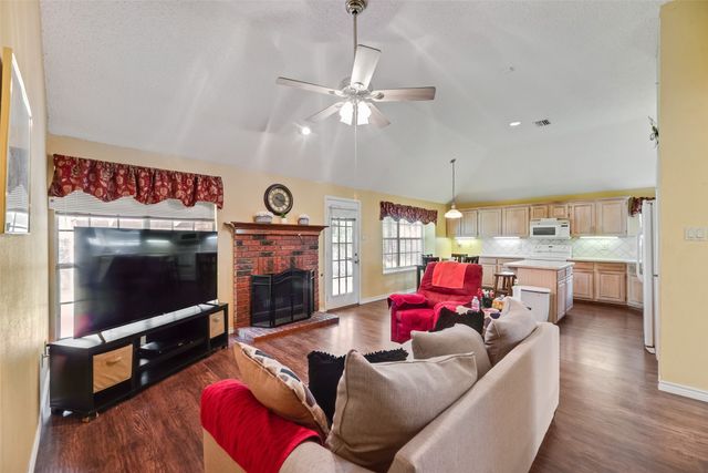 2017 Spring Mills Road, Mesquite, TX 75181