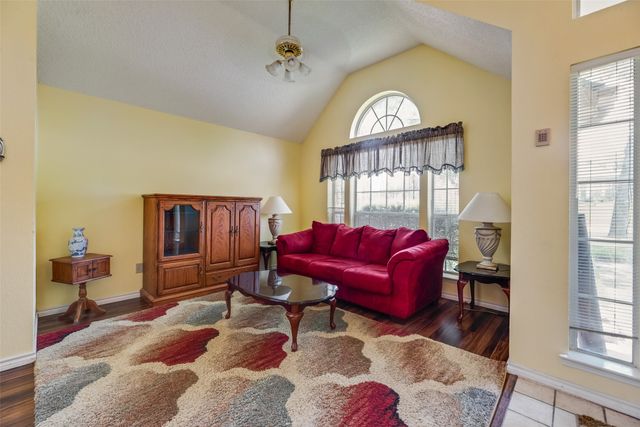 2017 Spring Mills Road, Mesquite, TX 75181