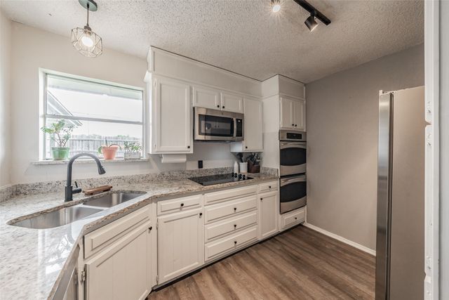 2507 Smouldering Wood Drive, Arlington, TX 76016