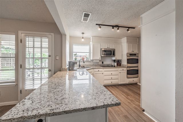 2507 Smouldering Wood Drive, Arlington, TX 76016