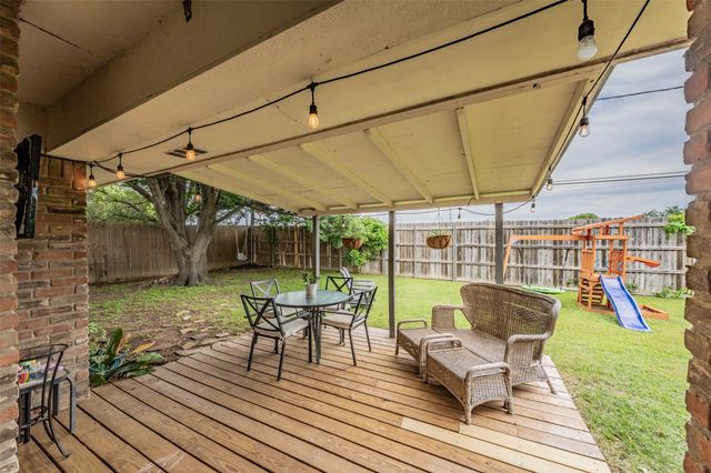 2507 Smouldering Wood Drive, Arlington, TX 76016