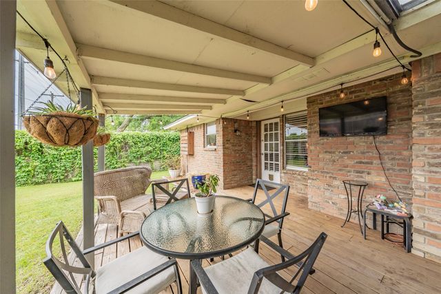 2507 Smouldering Wood Drive, Arlington, TX 76016