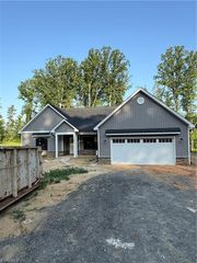 2566 NC Highway 801 S, Advance, NC 27006