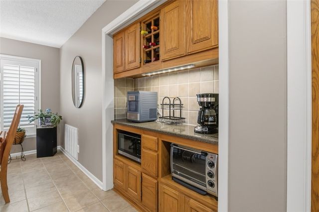 3480 N Greenbriar Drive, Fayetteville, AR 72703