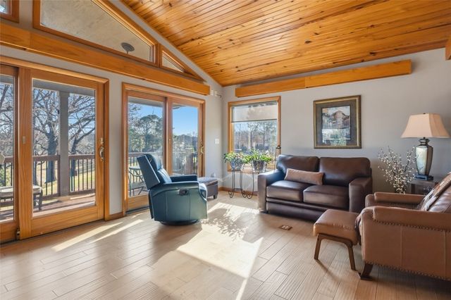 3480 N Greenbriar Drive, Fayetteville, AR 72703