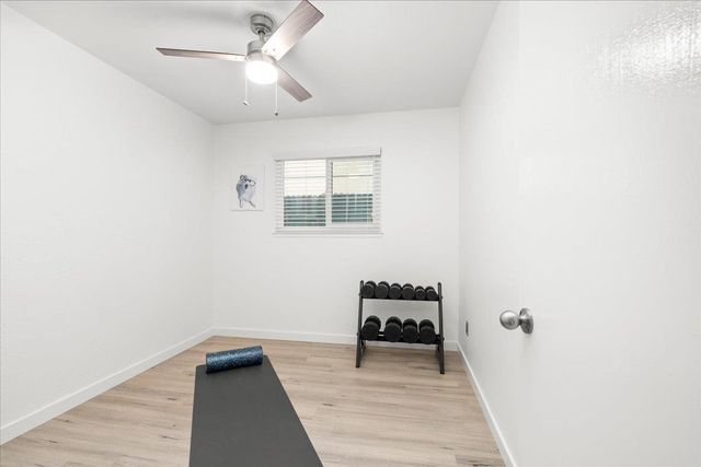 3805 Moonbeam Dr, Sacramento, CA 95827