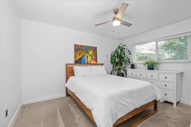 3805 Moonbeam Dr, Sacramento, CA 95827