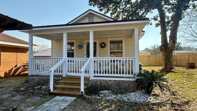 238 NW Martisa Road, Fort Walton Beach, FL 32548