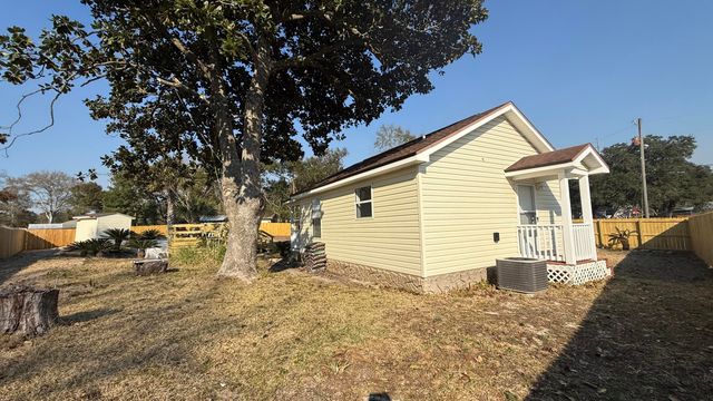 238 NW Martisa Road, Fort Walton Beach, FL 32548