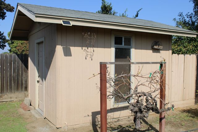 716 S Kazarian Street, Tulare, CA 93274