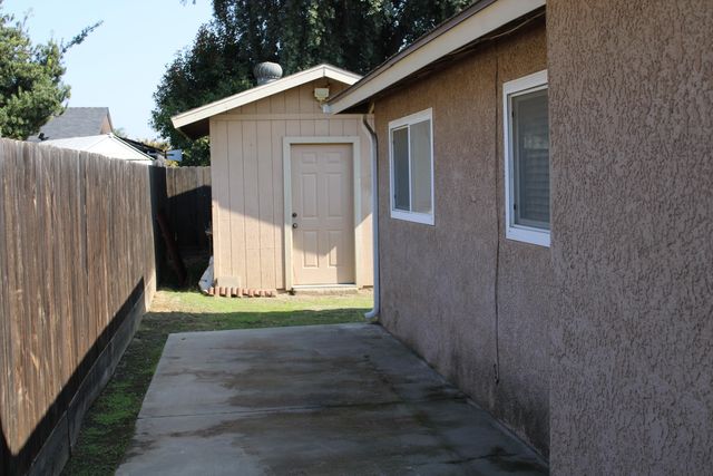 716 S Kazarian Street, Tulare, CA 93274