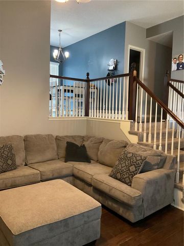 11200 N Lewis Avenue, Kansas City, MO 64157