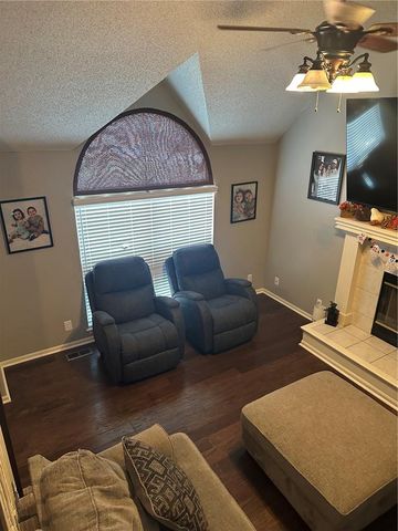 11200 N Lewis Avenue, Kansas City, MO 64157