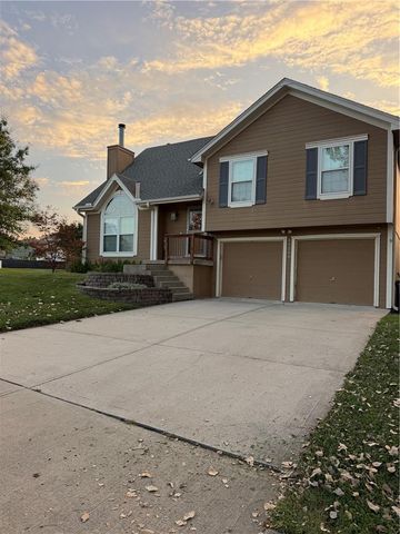 11200 N Lewis Avenue, Kansas City, MO 64157