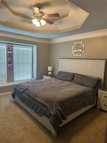 11200 N Lewis Avenue, Kansas City, MO 64157