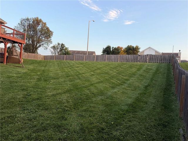 11200 N Lewis Avenue, Kansas City, MO 64157
