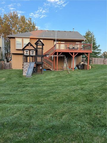 11200 N Lewis Avenue, Kansas City, MO 64157