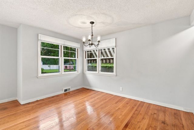 13 Parker St, Agawam, MA 01001