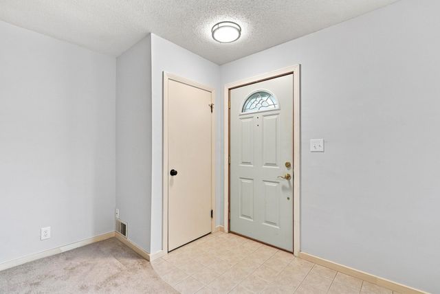 13 Parker St, Agawam, MA 01001
