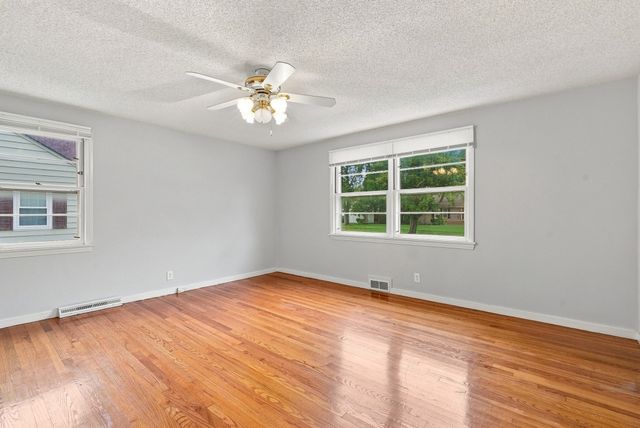 13 Parker St, Agawam, MA 01001