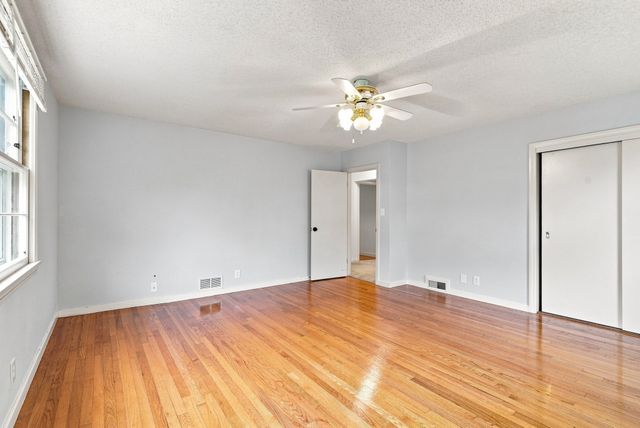 13 Parker St, Agawam, MA 01001