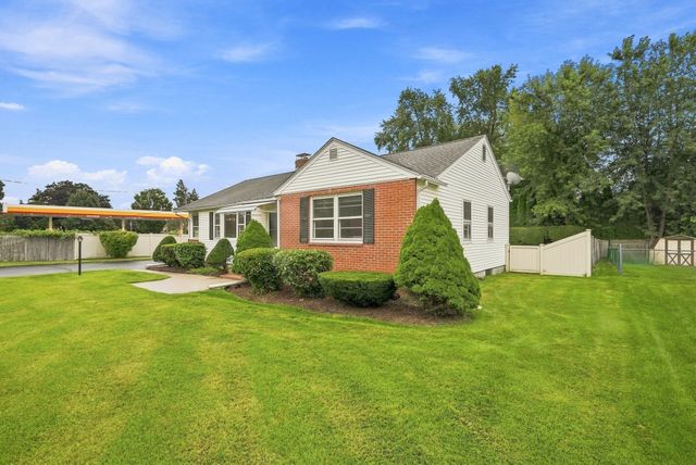 13 Parker St, Agawam, MA 01001