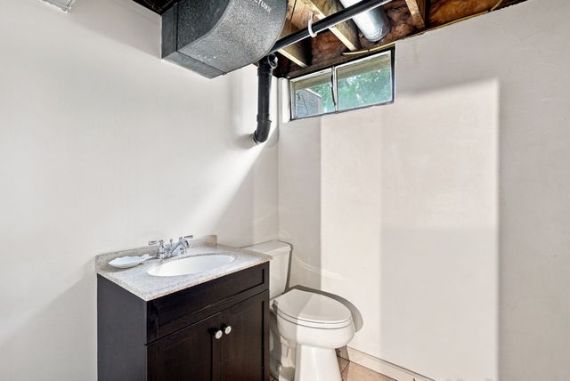 13 Parker St, Agawam, MA 01001