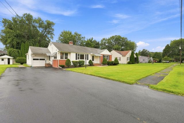 13 Parker St, Agawam, MA 01001